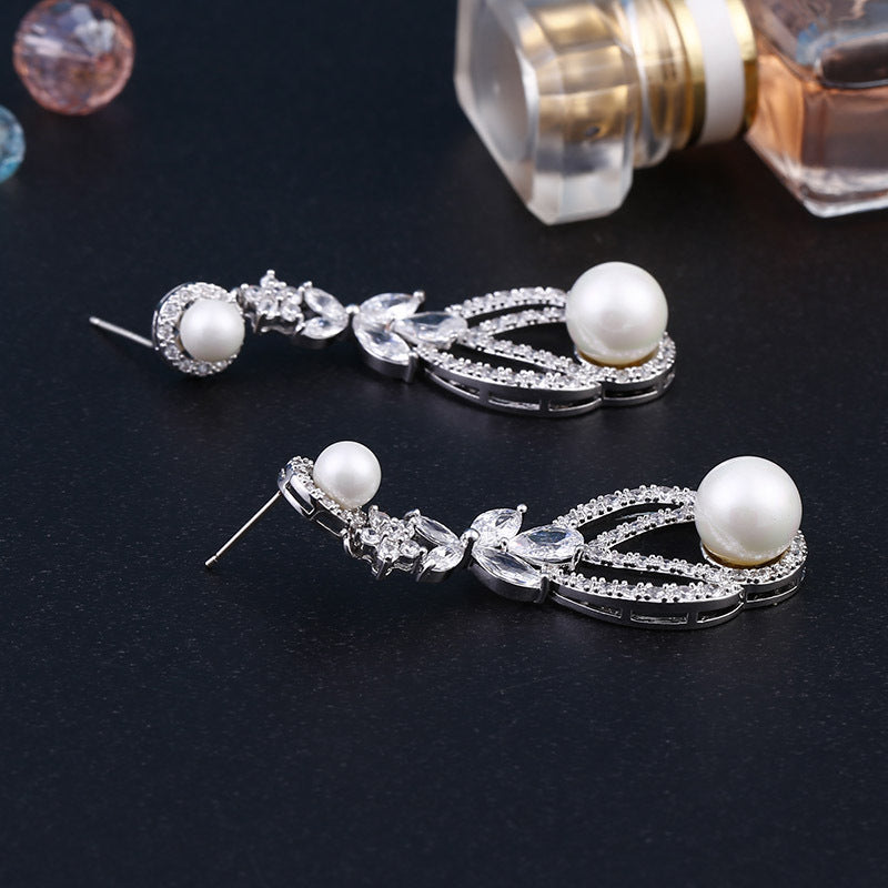 Pendientes Largos de Perla y Circonitas