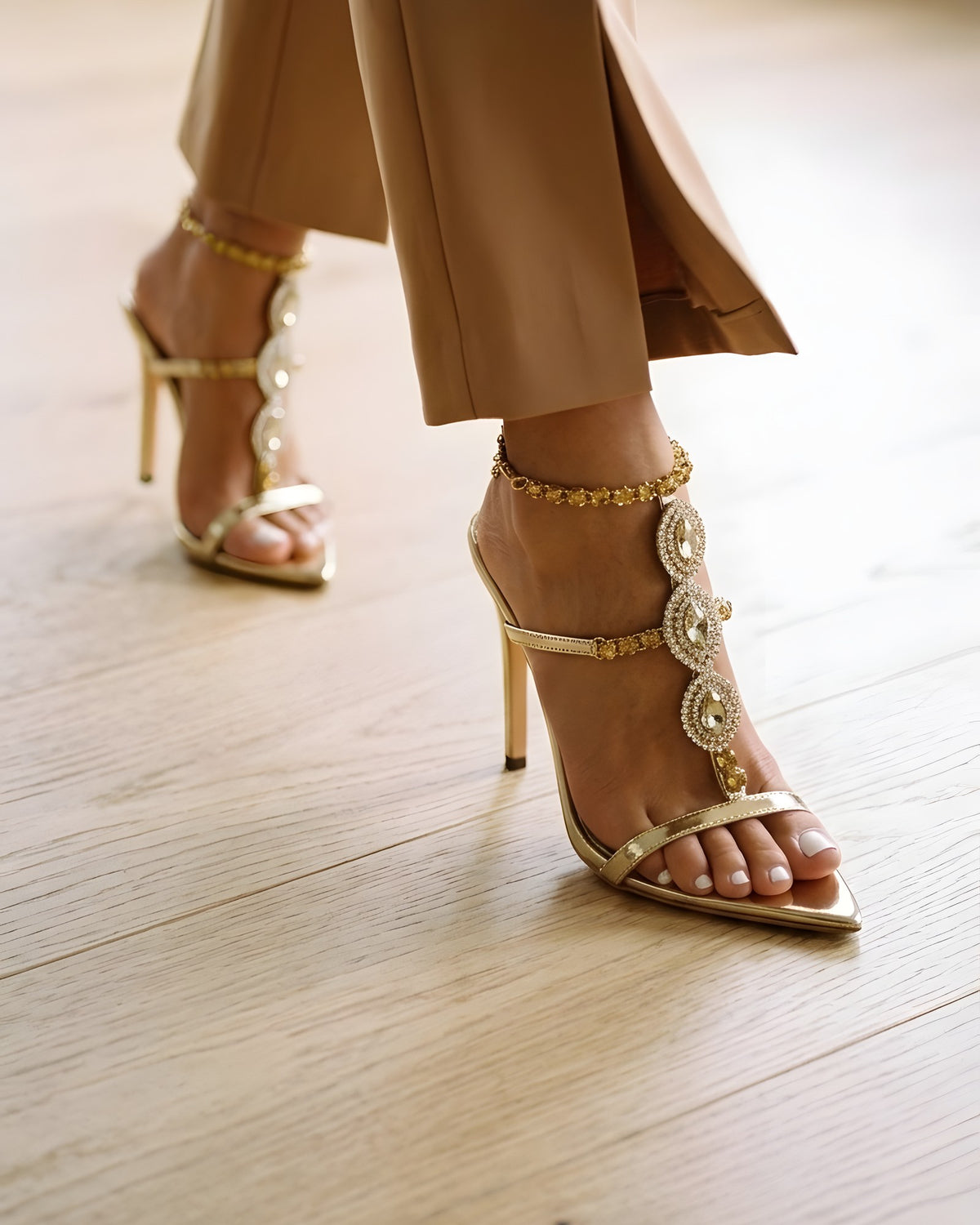 Sandalia Joya de Strass dorado